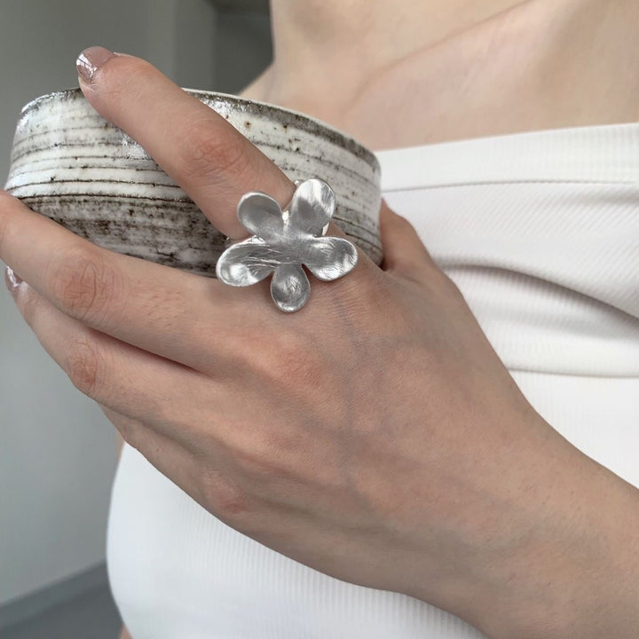 Brushed Flower Vintage Ring