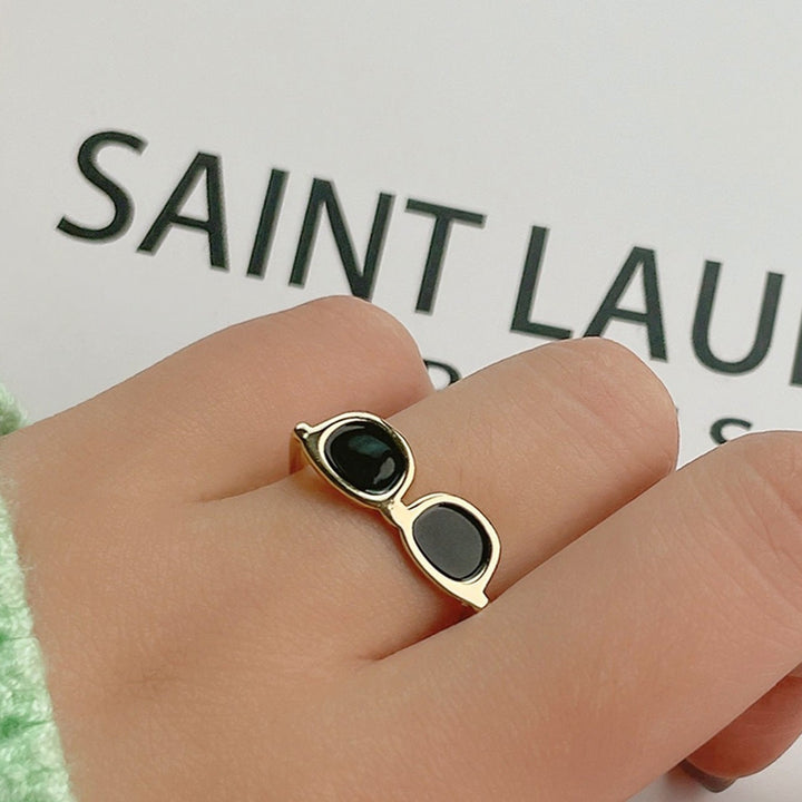 Black Enamel Glazed Glasses Ring