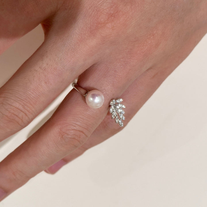 Feather Pearl Adjustable Ring