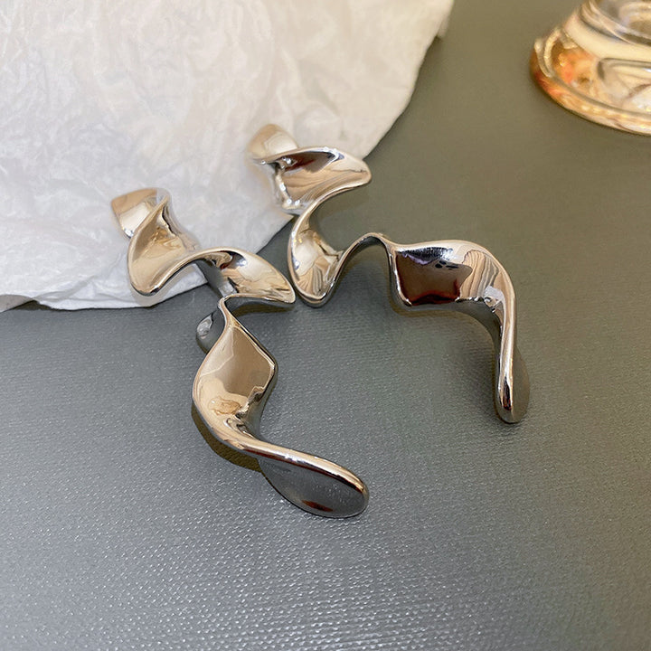 Twisted Line Geometric Earrings