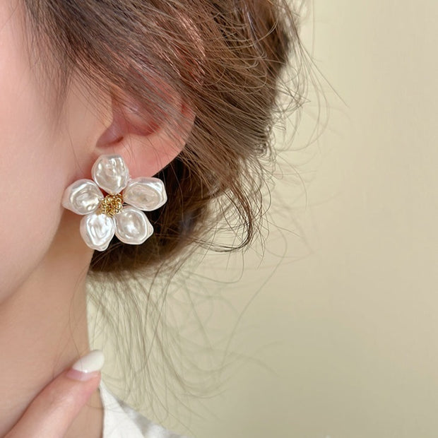 Romantic Pearl Petal Earrings