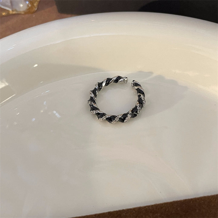 Twill Twist Ring