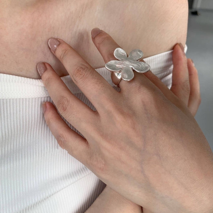 Brushed Flower Vintage Ring
