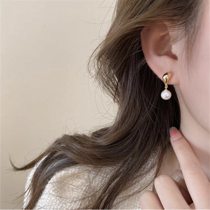 Simple Size Pearl Earrings