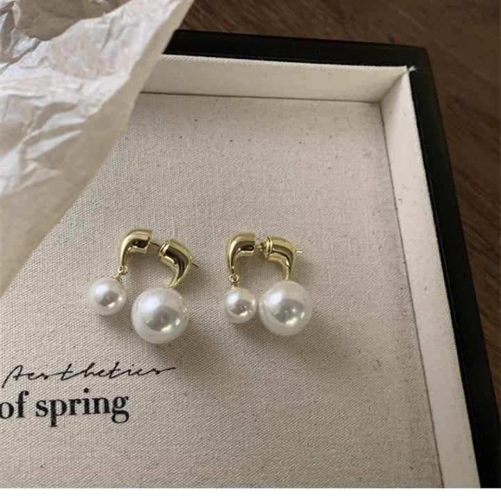 Simple Size Pearl Earrings