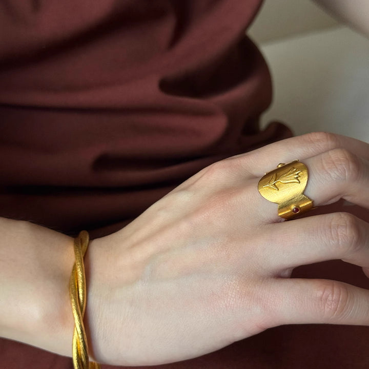 Wide Rim Tulip Flower Ring