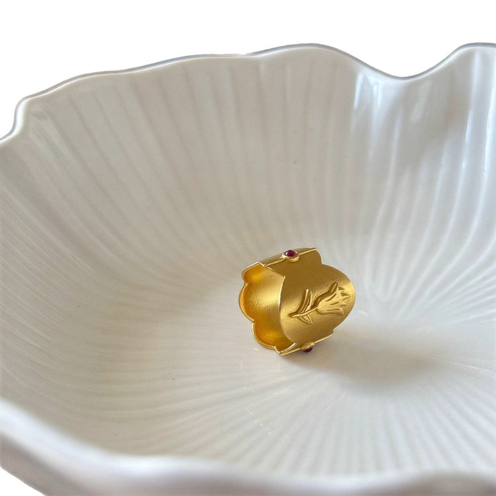 Wide Rim Tulip Flower Ring