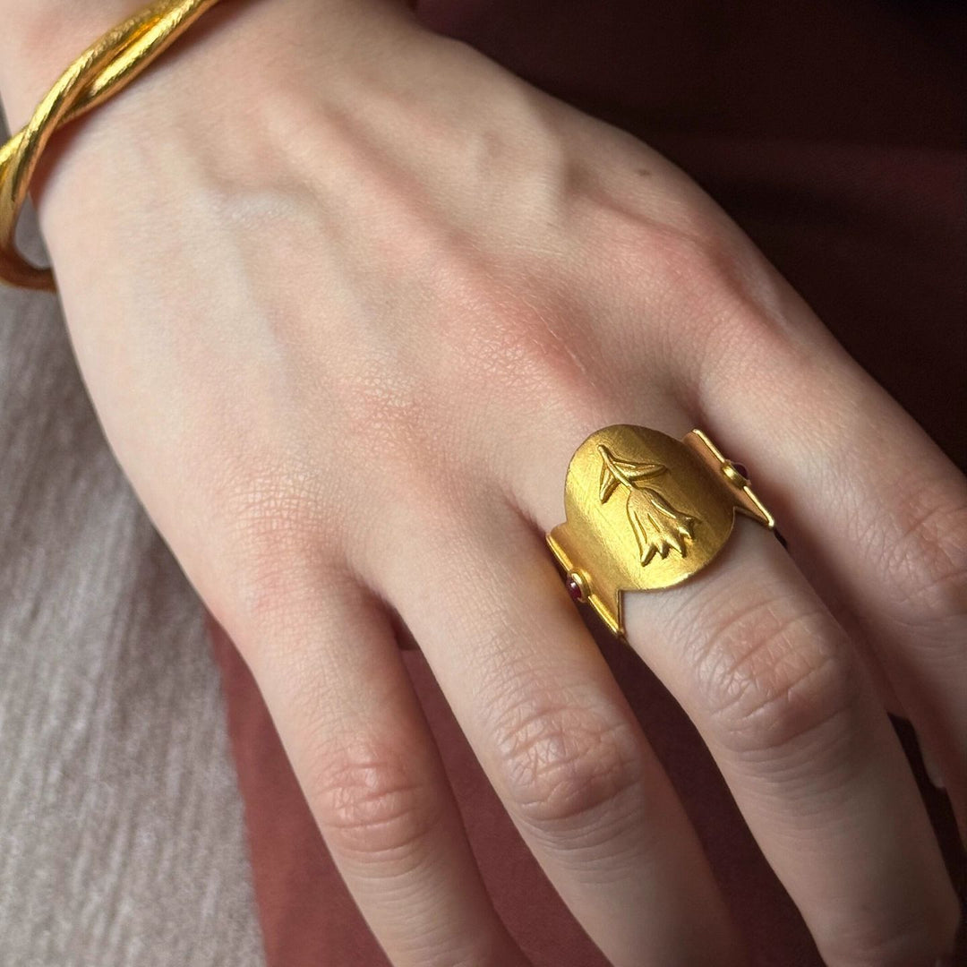 Wide Rim Tulip Flower Ring