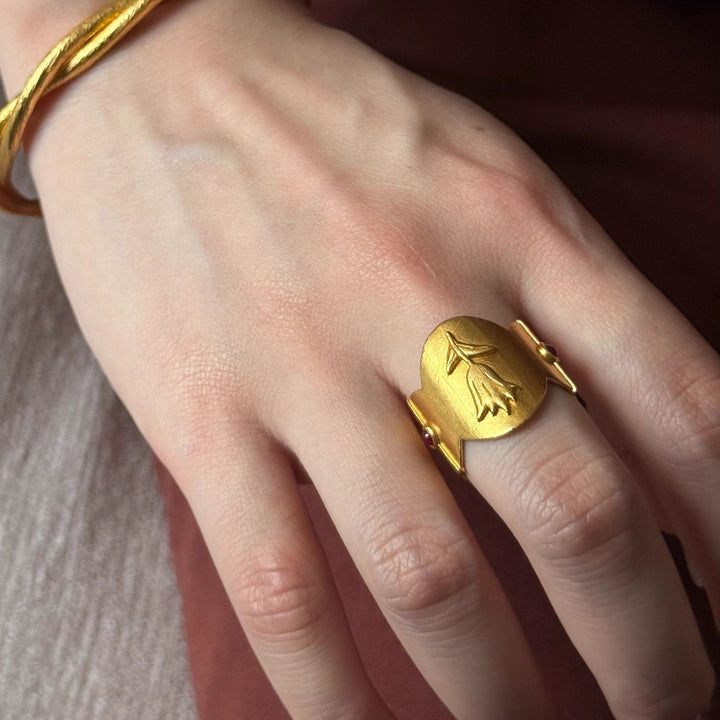 Wide Rim Tulip Flower Ring