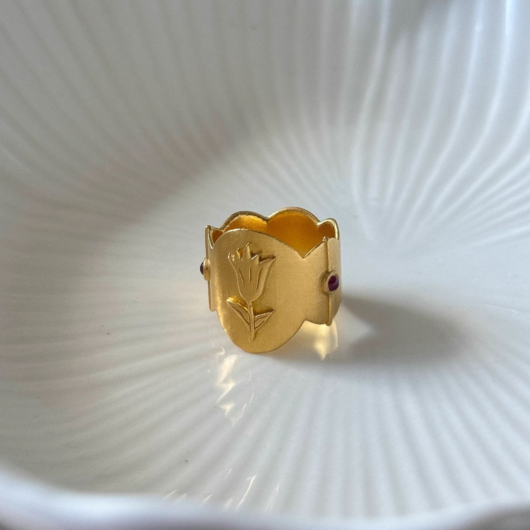 Wide Rim Tulip Flower Ring