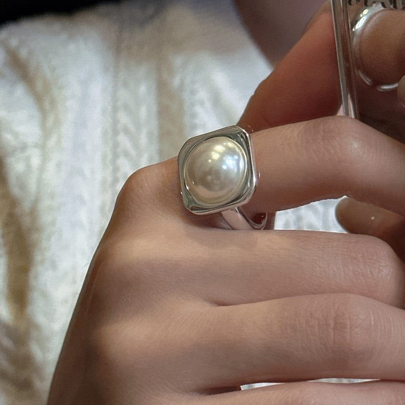 Square pearl ring