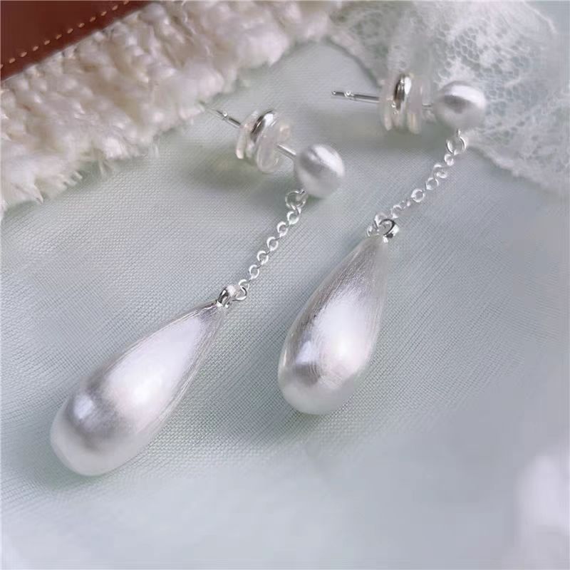 Elegant Teardrop Dangle Earrings