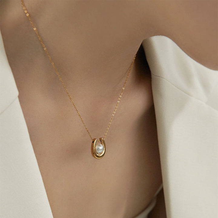 U-shaped Pearl Necklace