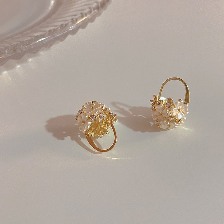 Shell Flower Ball Earrings