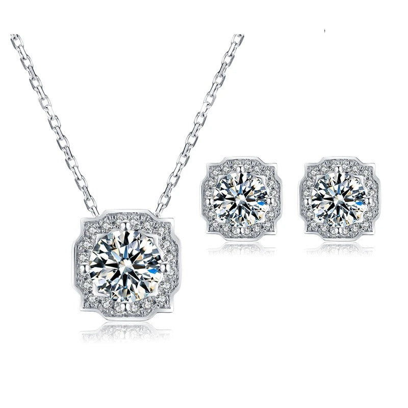 Petal-Edge Halo Moissanite Stud Earrings