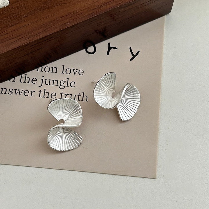 Sterling Silver Fan S Pattern Curve Earrings