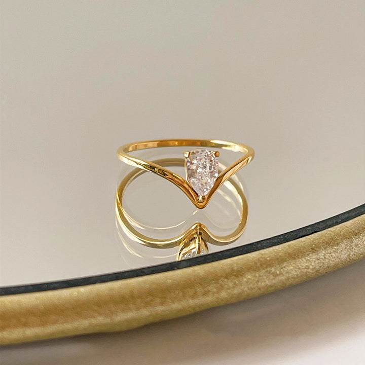 Teardrop Zirconia V-Shaped Ring