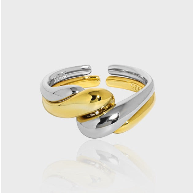 Knotted rings