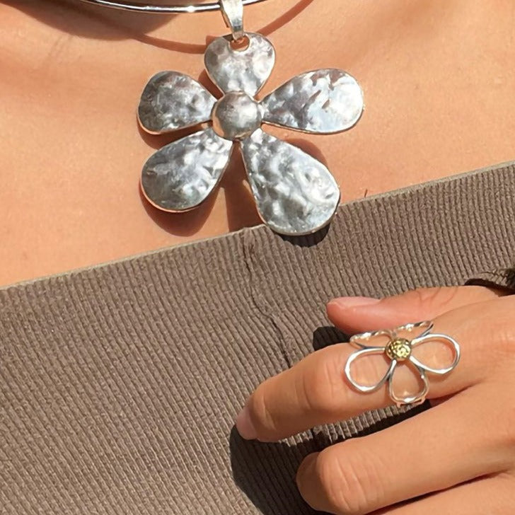 Flower Line Ring