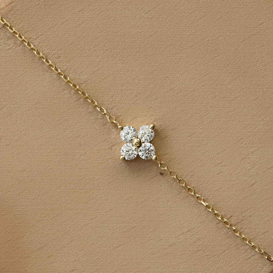 Four-Petal Zircon Bracelet