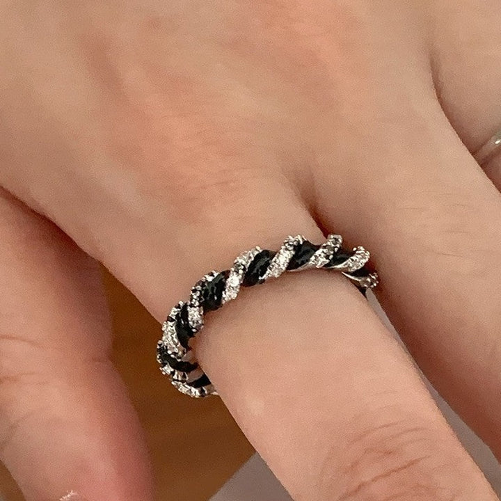 Twill Twist Ring