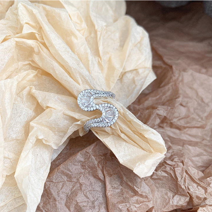 S-shaped Zirconia Ring