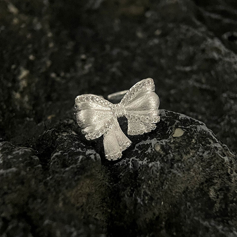 Fingertip Bow Ring