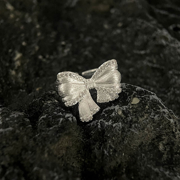 Fingertip Bow Ring