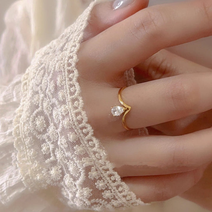 Teardrop Zirconia V-Shaped Ring