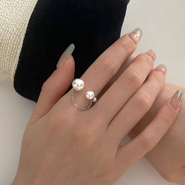 Pearl Smile Chain Ring