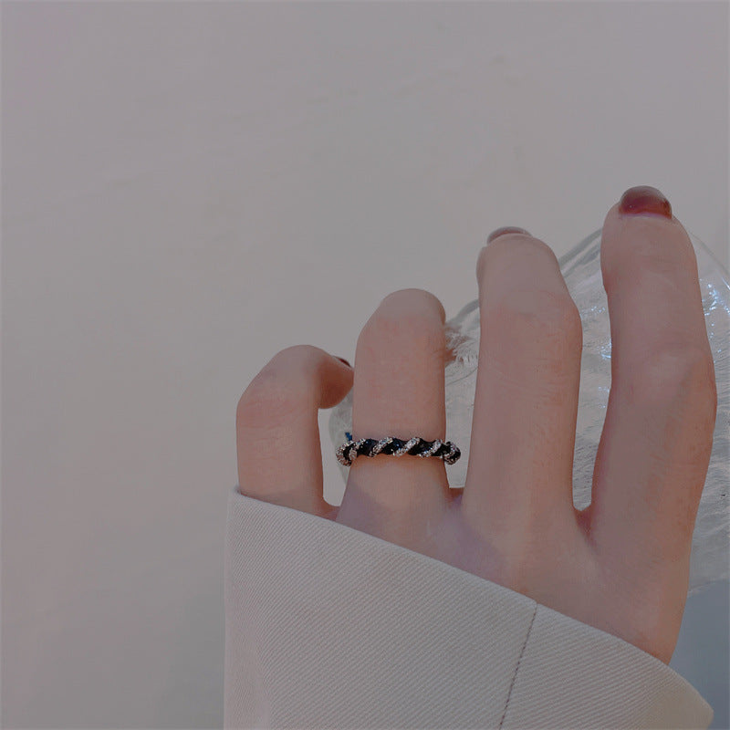 Twill Twist Ring