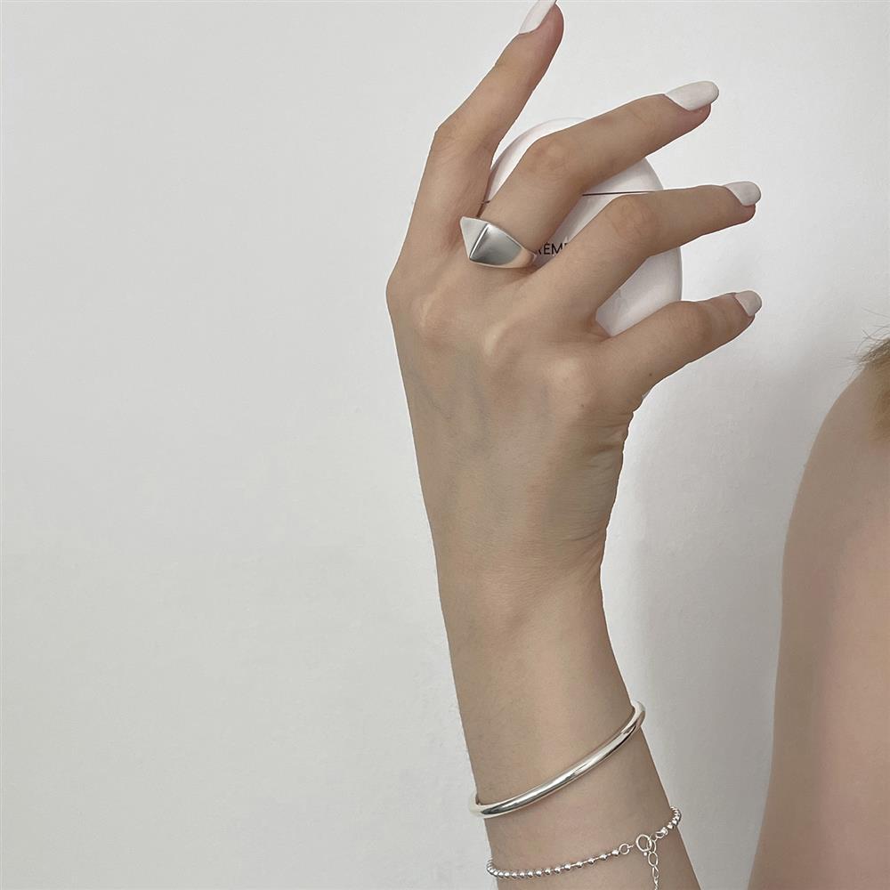 Cubic Triangle Ring