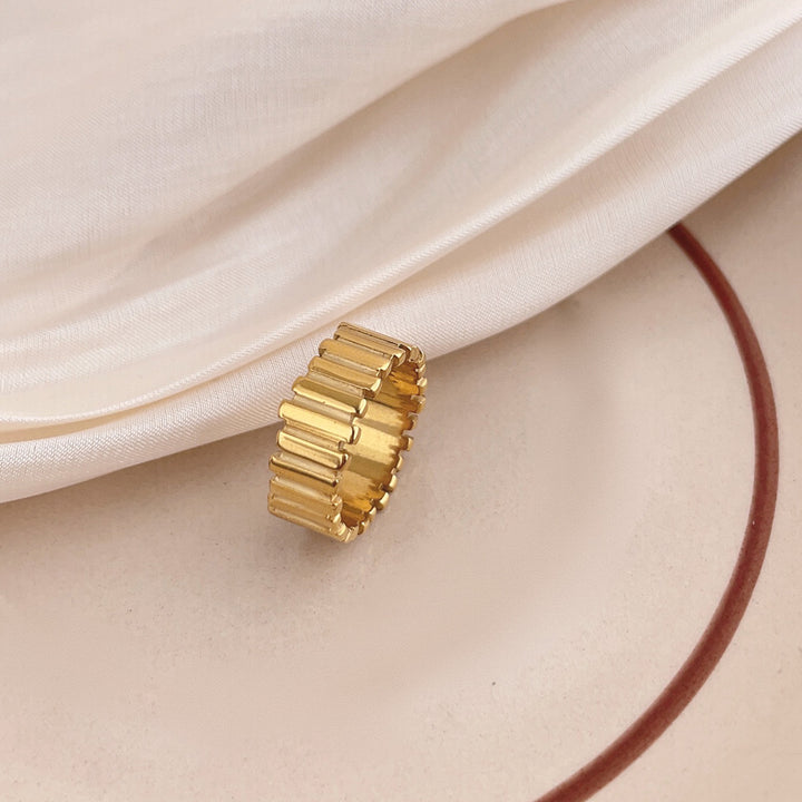 Wave Line Ring