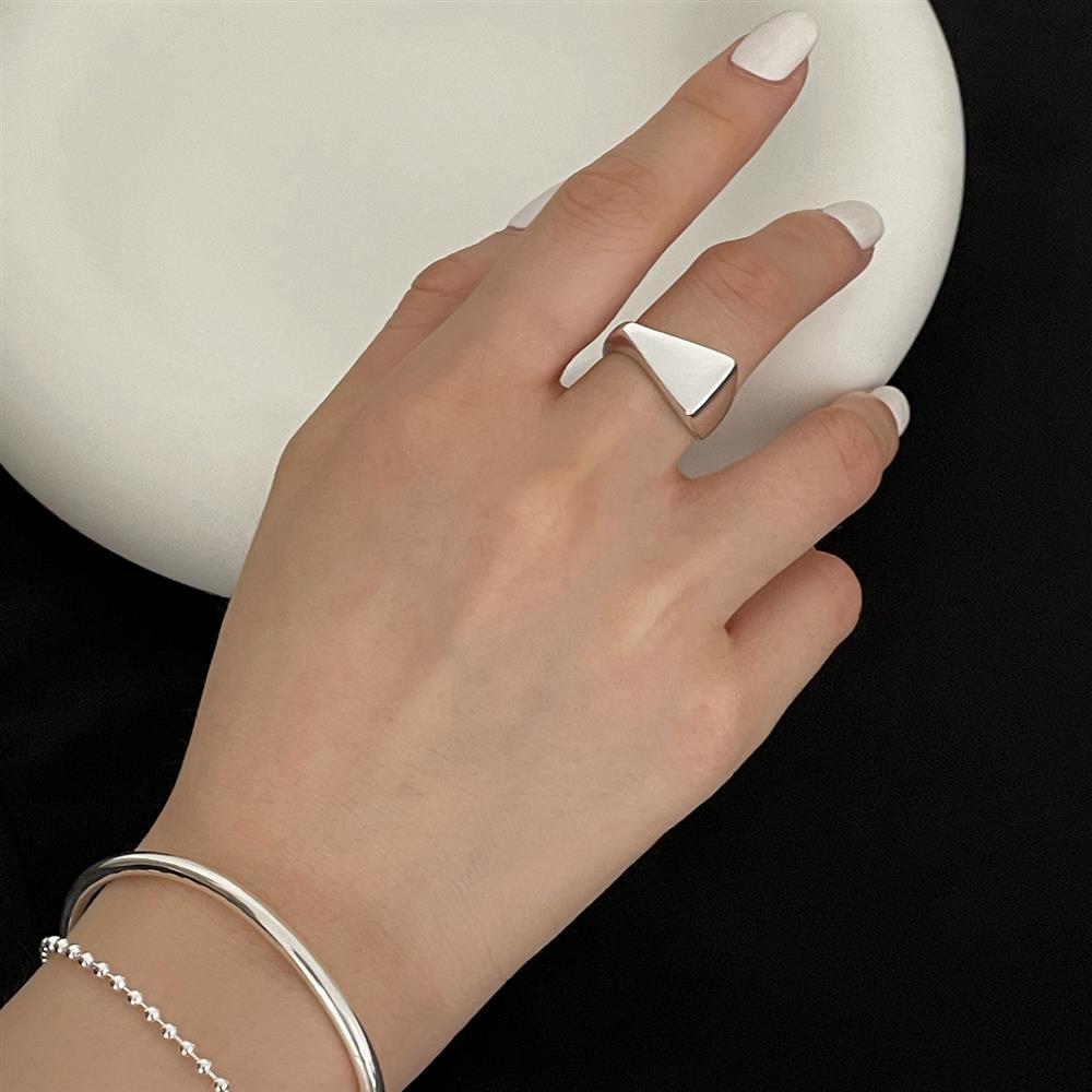 Cubic Triangle Ring