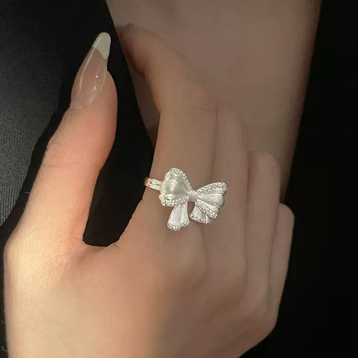 Fingertip Bow Ring