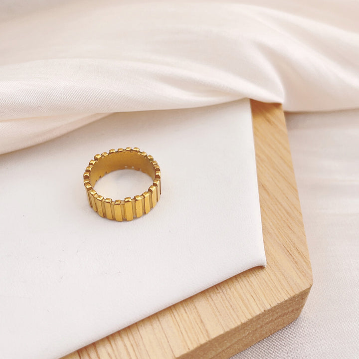 Wave Line Ring