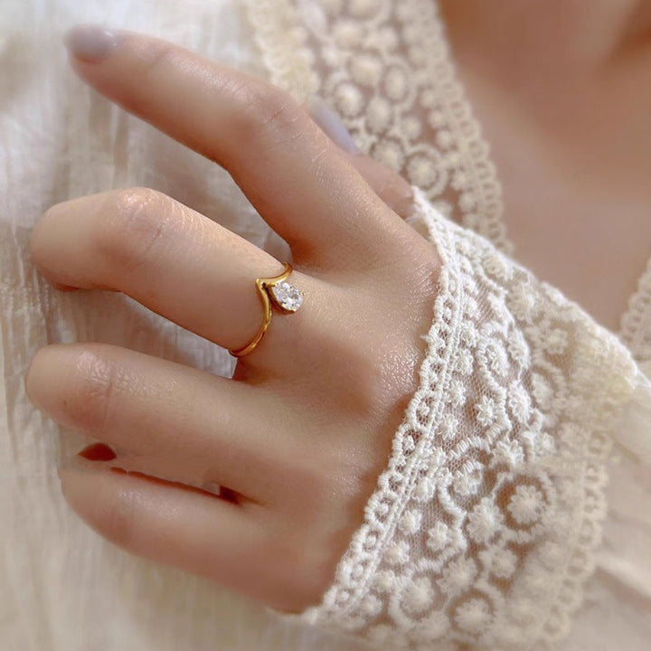 Teardrop Zirconia V-Shaped Ring