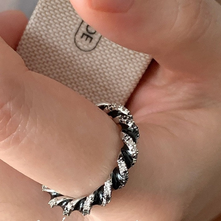 Twill Twist Ring