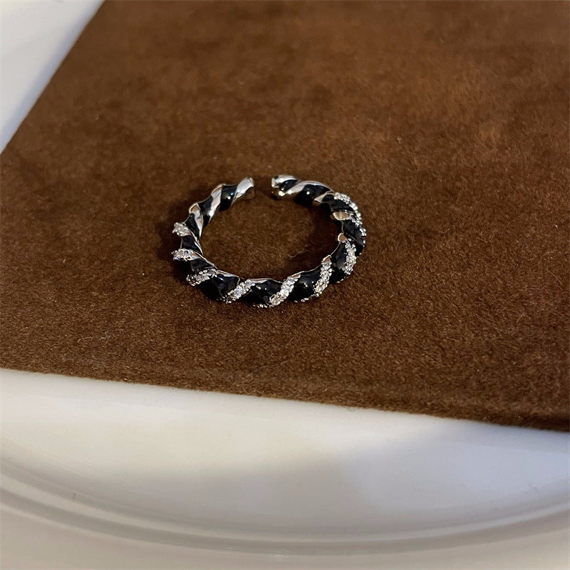 Twill Twist Ring