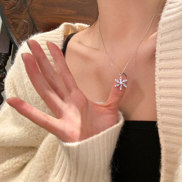Spinning Snowflake Necklace