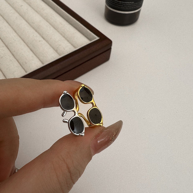 Black Enamel Glazed Glasses Ring