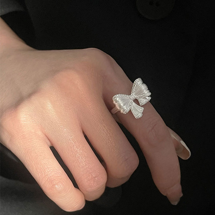 Fingertip Bow Ring