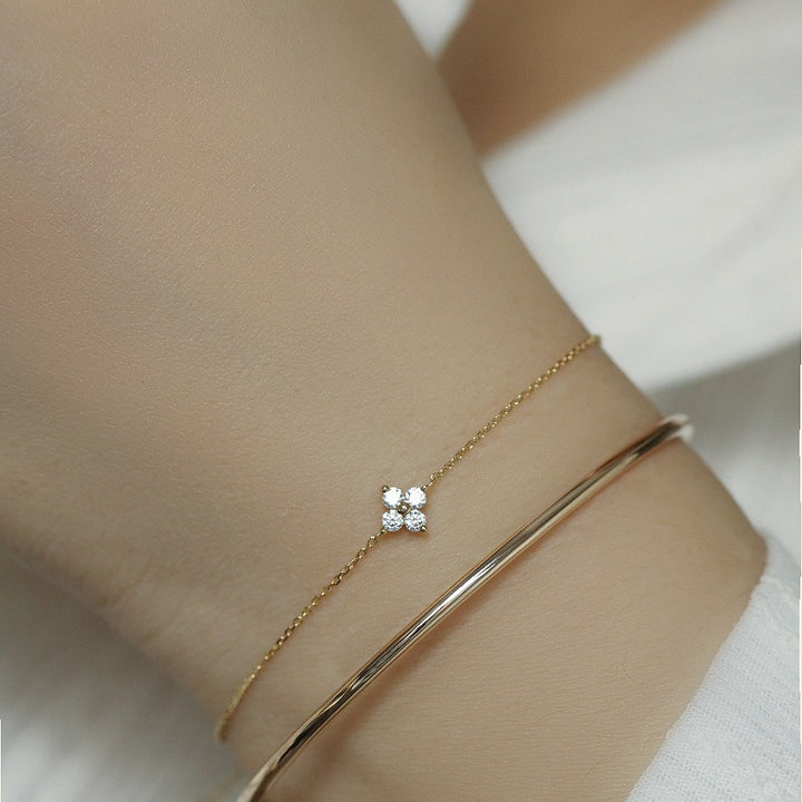 Four-Petal Zircon Bracelet
