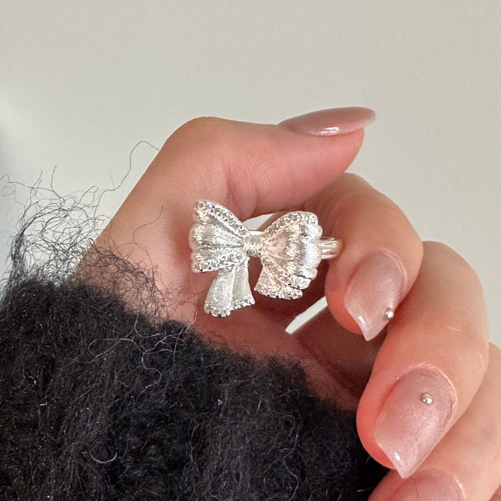 Fingertip Bow Ring
