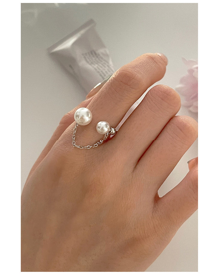 Pearl Smile Chain Ring