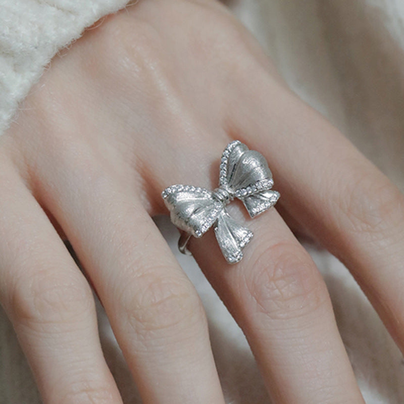 Fingertip Bow Ring
