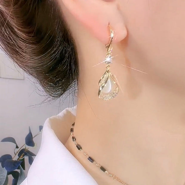 Simple Cat's Eye Drop Earrings