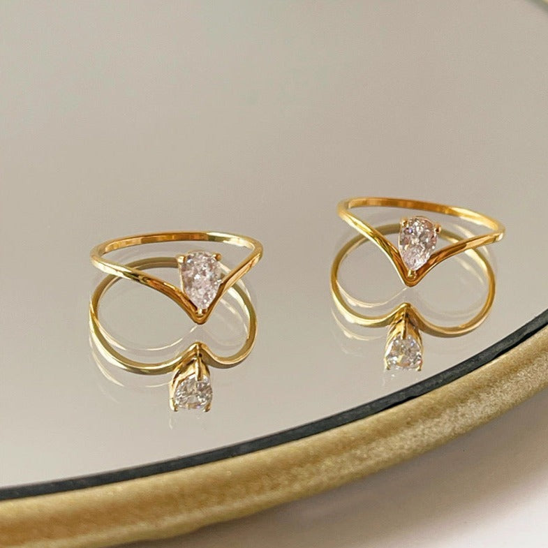 Teardrop Zirconia V-Shaped Ring