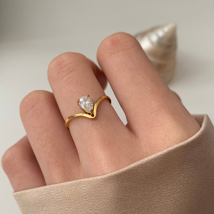 Teardrop Zirconia V-Shaped Ring