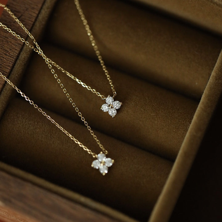 Four-Petal Zircon Bracelet